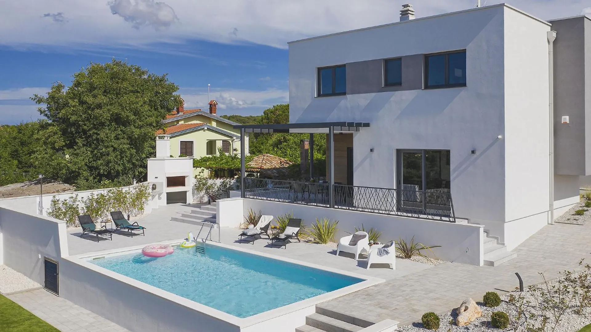 Modern Villa With Private Swimming Pool Pula